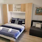 Deak Апартаменти Макарська