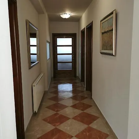 Deak Makarska